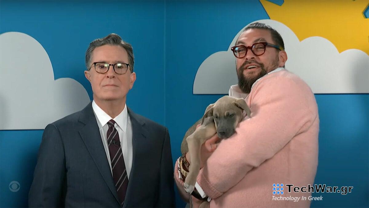 Ο Jason Momoa και ο Stephen Colbert αγκαλιάζουν τα σκυλιά διάσωσης είναι σημαντική θέαση

