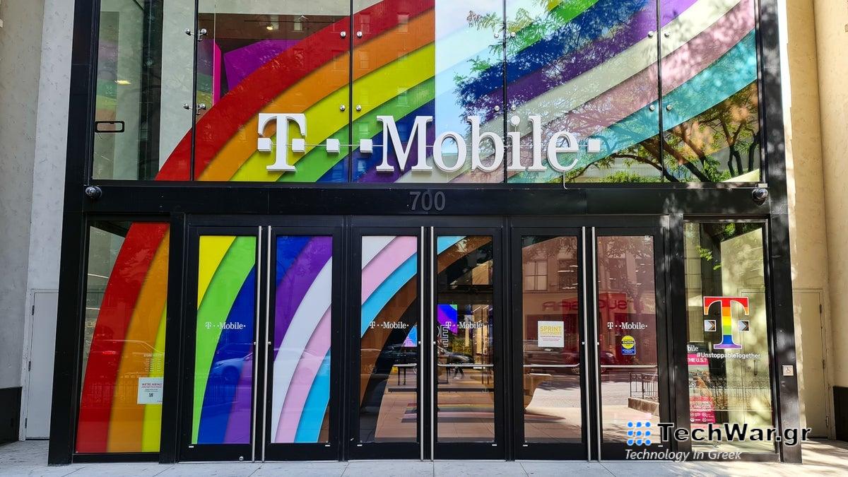 Ο εκπρόσωπος της Pushy της T-Mobile αρνήθηκε να πουλήσει στον πελάτη ένα νέο iPhone εκτός και αν αγόραζε αξεσουάρ