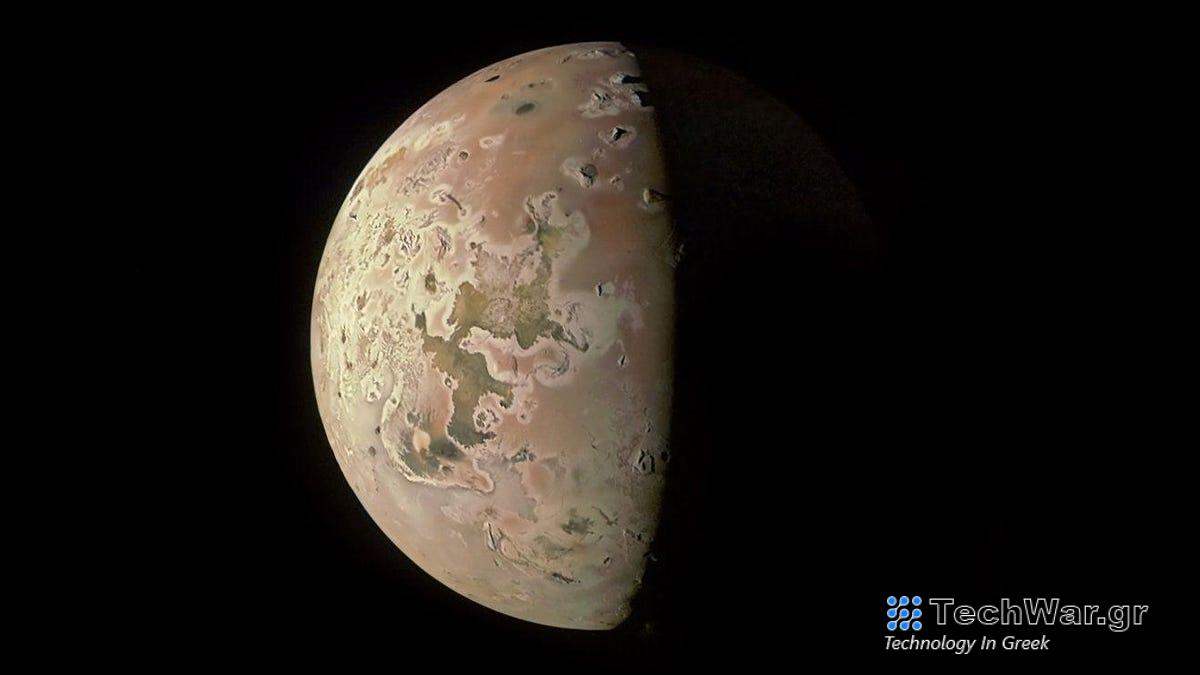 Το διαστημικό σκάφος Juno ετοιμάζεται για την πιο κοντινή ματιά στο βασανισμένο φεγγάρι του Δία
