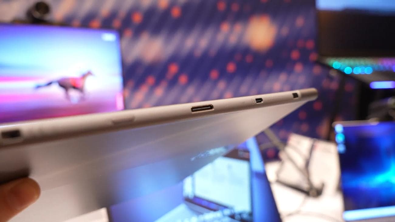 Πρακτική αναθεώρηση Lenovo ThinkBook Plus Gen 5 Hybrid: Το tablet Android συναντά τον φορητό υπολογιστή Windows, Πρακτική αναθεώρηση Lenovo ThinkBook Plus Gen 5 Hybrid: Το tablet Android συναντά τον φορητό υπολογιστή Windows, TechWar.GR