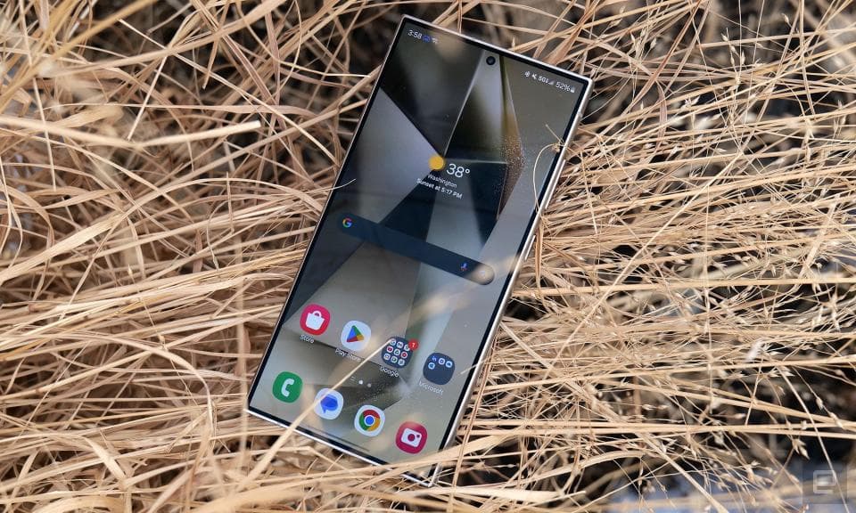 Αν και ο σχεδιασμός του δεν έχει αλλάξει ούτε έναν τόνο, η προσθήκη ενός νέου τσιπ και μιας δέσμης χαρακτηριστικών τεχνητής νοημοσύνης καθιστά την τελευταία ναυαρχίδα της Samsung μια πιο ολοκληρωμένη συσκευή. 