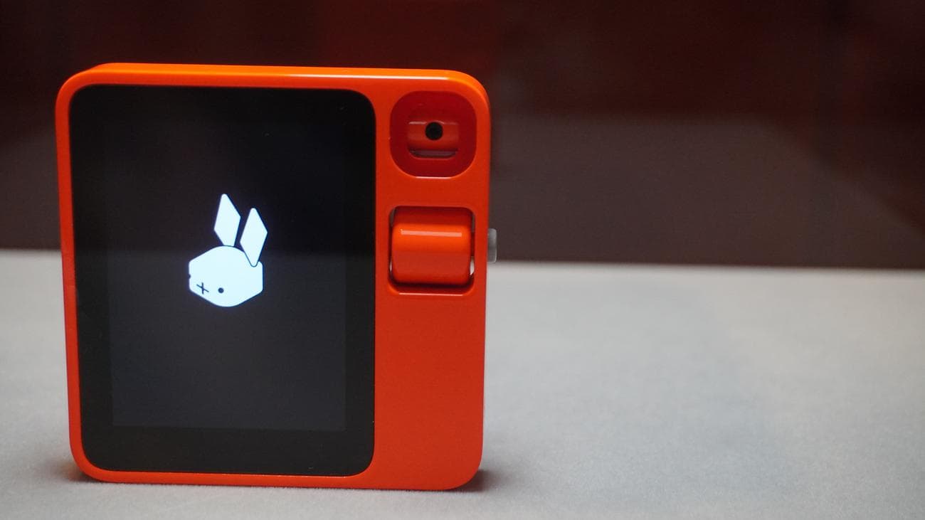 Rabbit R1 πρακτική αναθεώρηση: το μέλλον της τεχνητής νοημοσύνης είναι εδώ, Rabbit R1 πρακτική αναθεώρηση: το μέλλον της τεχνητής νοημοσύνης είναι εδώ, TechWar.GR