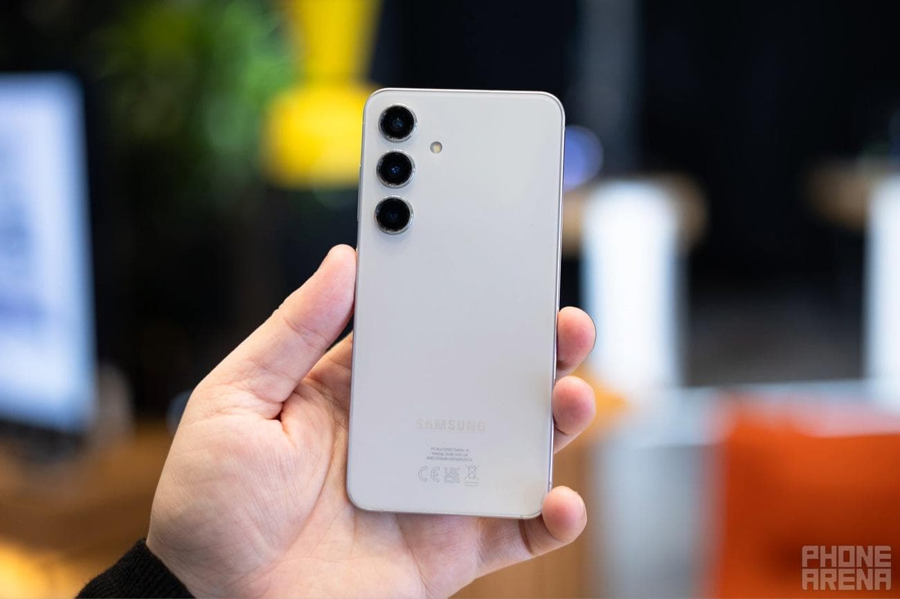 Image Credit–PhoneArena - Χρειάζεστε το μεγαλύτερο τηλέφωνο για την καλύτερη εμπειρία;  Επιλέγοντας το κατάλληλο Galaxy S24 για εσάς!