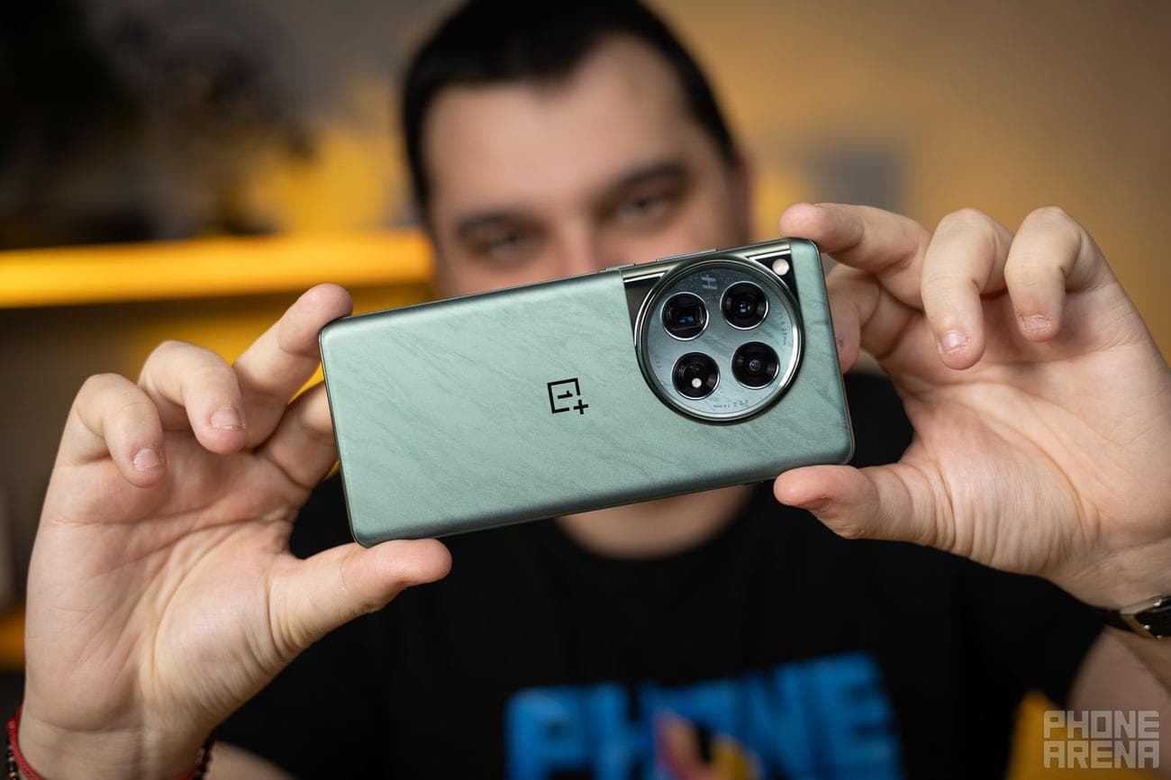 OnePlus 12 Hands-on: επιστροφή στη φόρμα "Flagship Killer"., OnePlus 12 Hands-on: επιστροφή στη φόρμα “Flagship Killer”., TechWar.GR