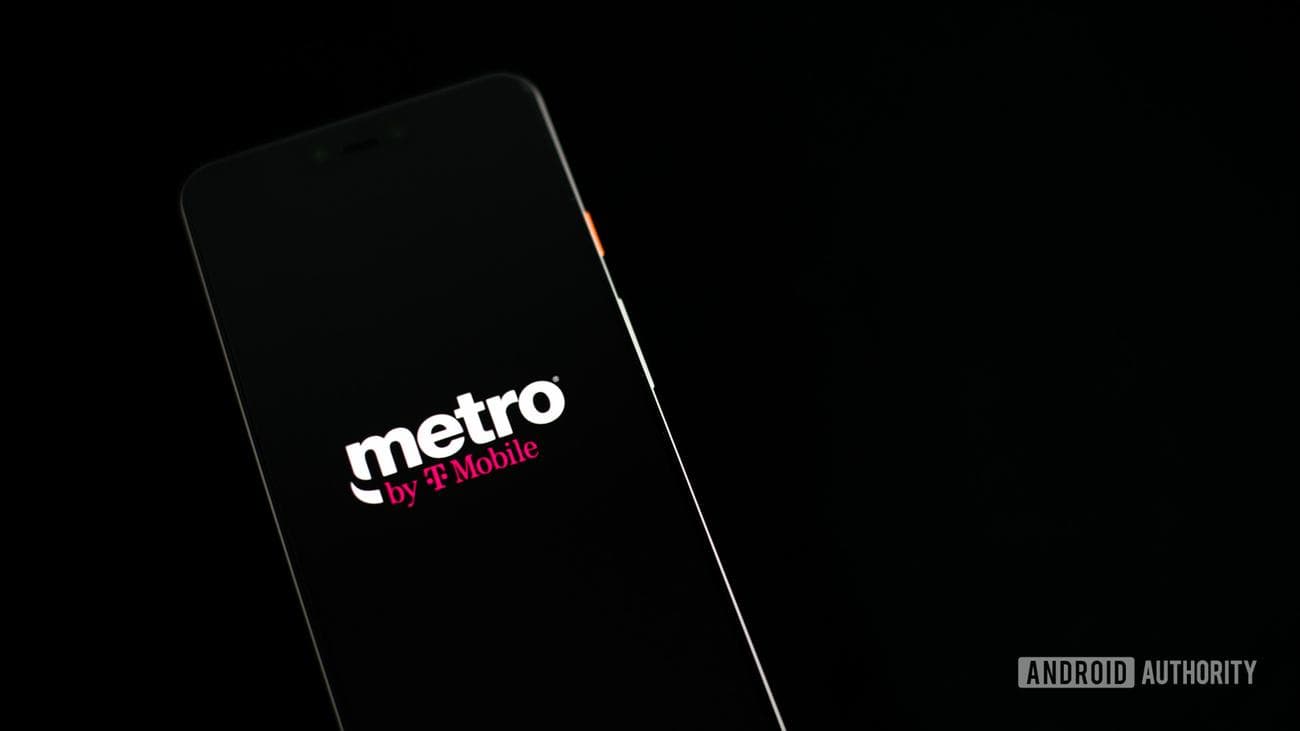 Λογότυπο Metro by T Mobile στο τηλέφωνο στοκ φωτογραφία 2