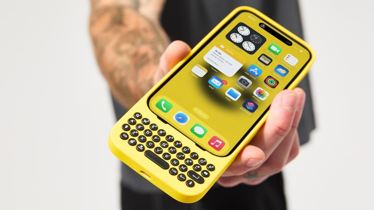 Ο μεγαλύτερος θαυμαστής του BlackBerry ίδρυσε μια εταιρεία πληκτρολογίων iPhone που ονομάζεται Clicks, Ο μεγαλύτερος θαυμαστής του BlackBerry ίδρυσε μια εταιρεία πληκτρολογίων iPhone που ονομάζεται Clicks, TechWar.GR