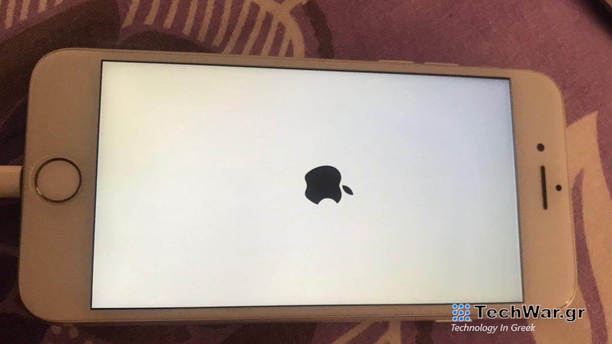 Έχει κολλήσει το iPhone ή το iPad σας στο λογότυπο της Apple; Αυτό πρέπει να κάνετε