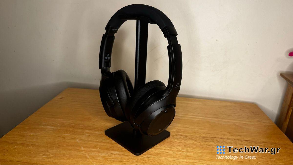 SoundMagic P60BT on a desk