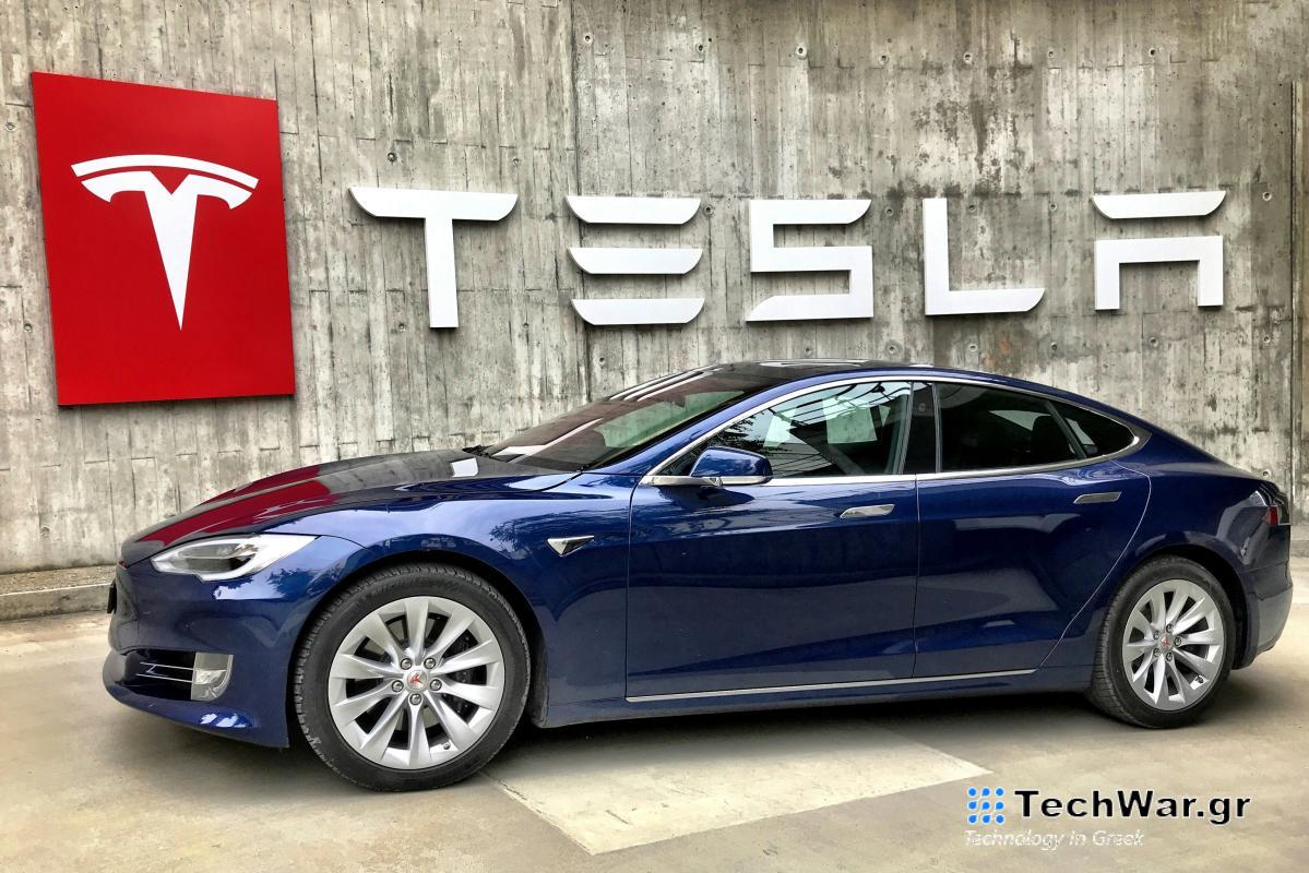 Η Tesla ανακαλεί 200.000 οχήματα λόγω ελαττωματικής εφεδρικής κάμερας