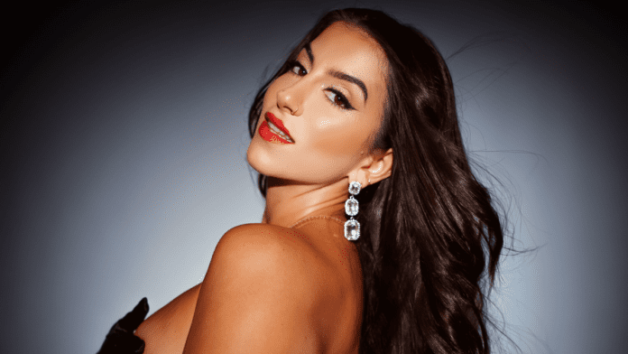 Το OnlyFans πρωταγωνιστεί στο ημερολόγιο AVN του 2024 της Lena Το OnlyFans πρωταγωνιστεί στο ημερολόγιο AVN του 2024 της Lena the Plug