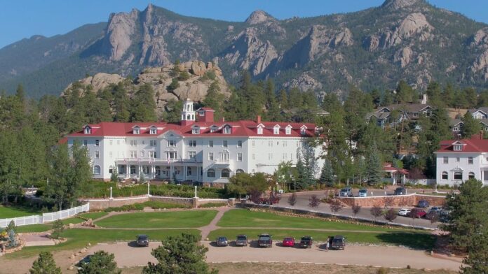 Το Shining's Colorado Hotel θα φιλοξενήσει τη Νέα Έκθεση Τρόμου της Blumhouse
