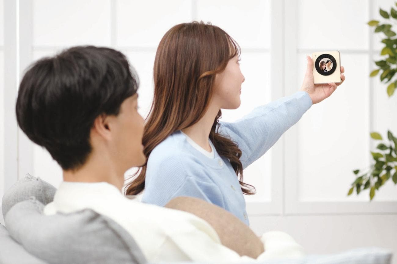 Το φθηνότερο flip τηλέφωνο στον κόσμο που (ελπίζουμε) να μην πέσει: ~420$ για το Libero Flip της ZTE