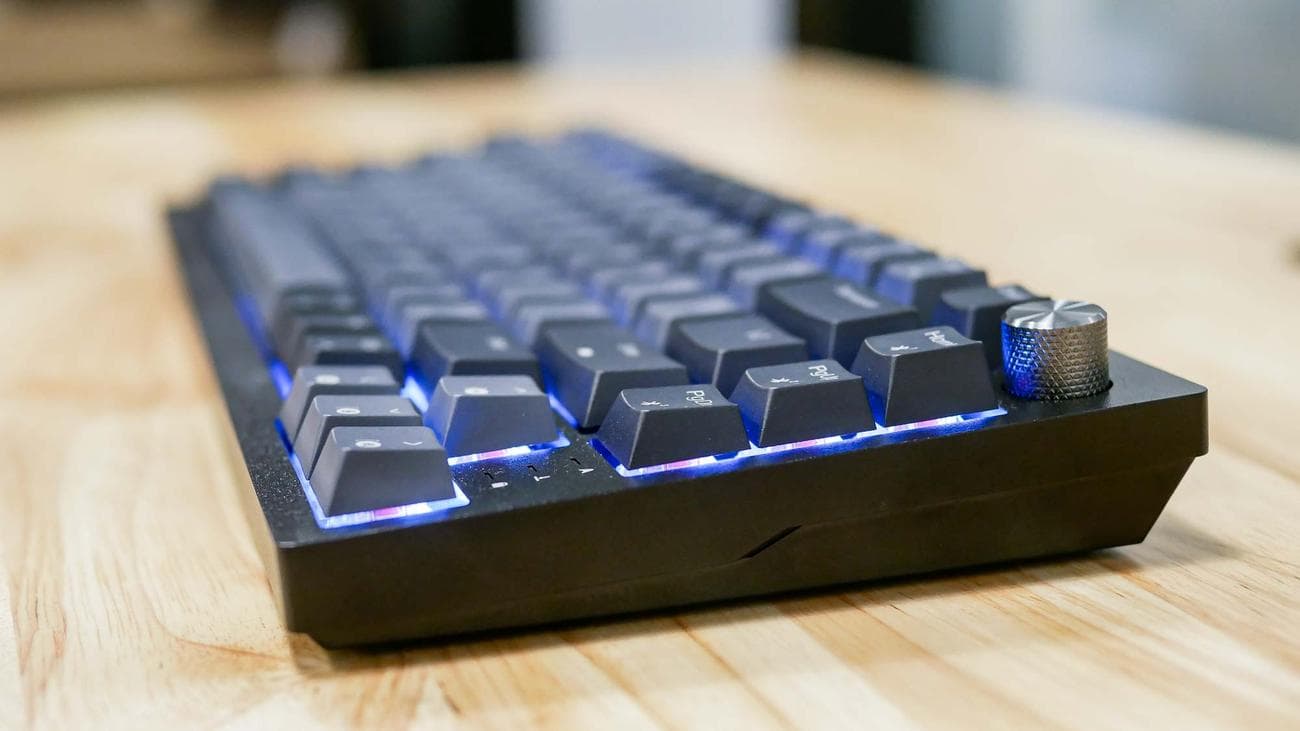 Corsair K65 Plus Wireless