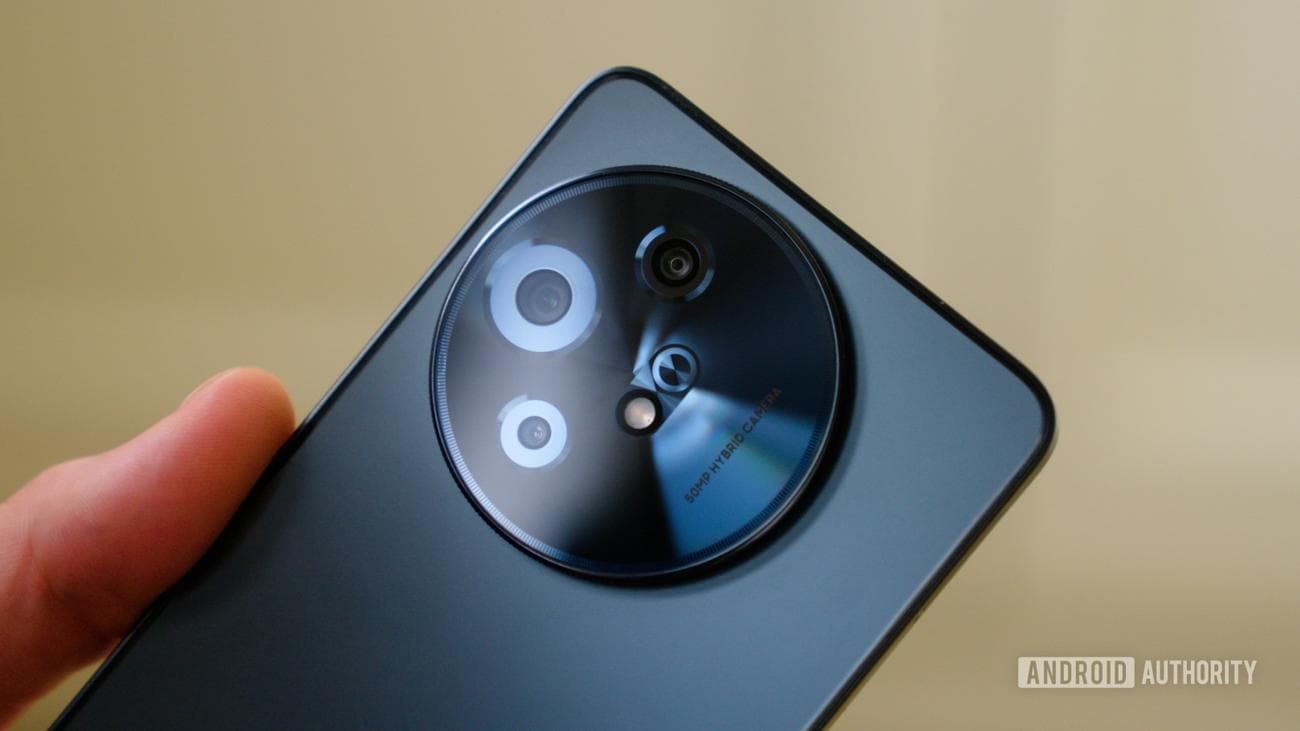 Πίσω κάμερα TCL 50 XL NXTPAPER 5G από κοντά