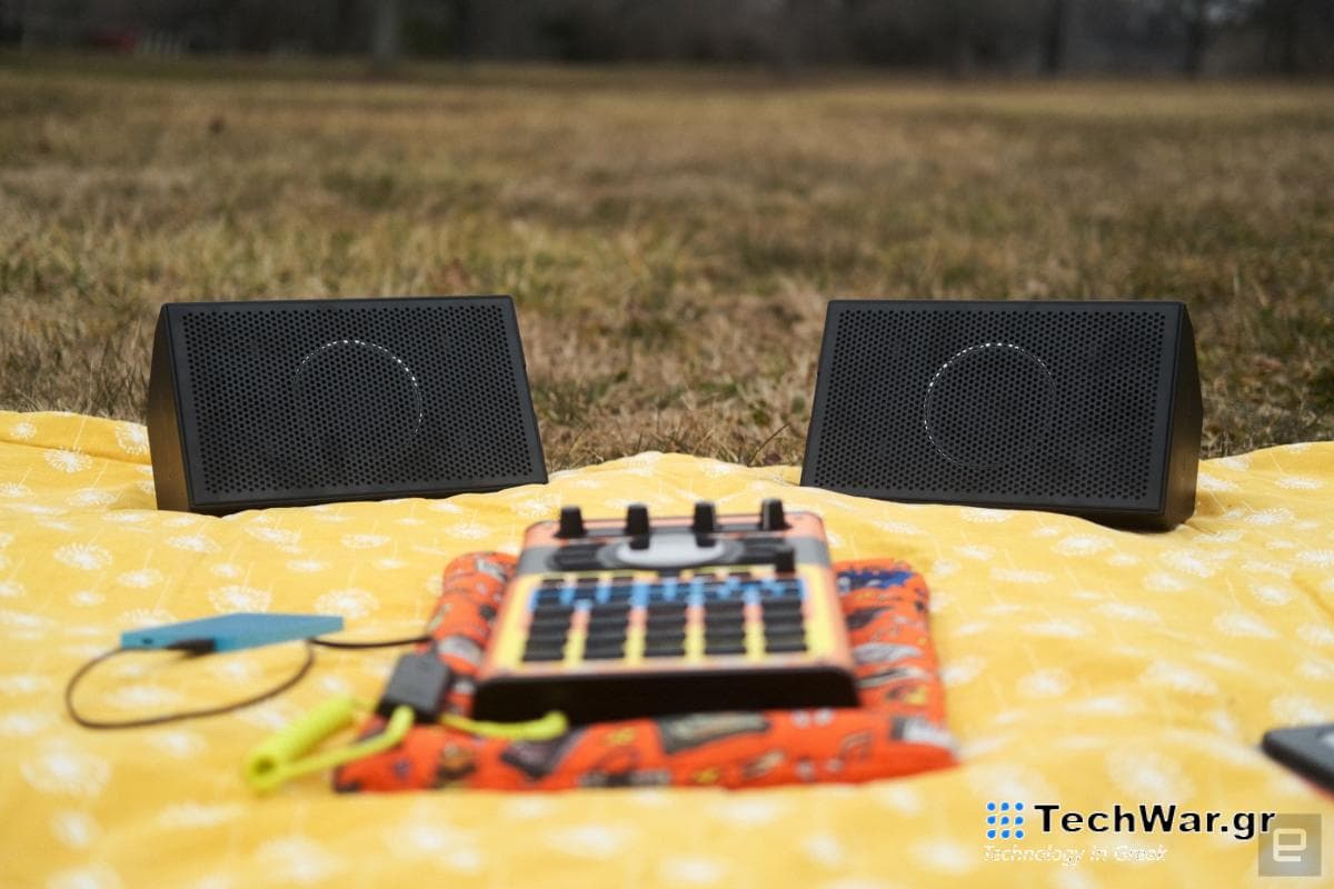 Unique wireless portable studio monitors