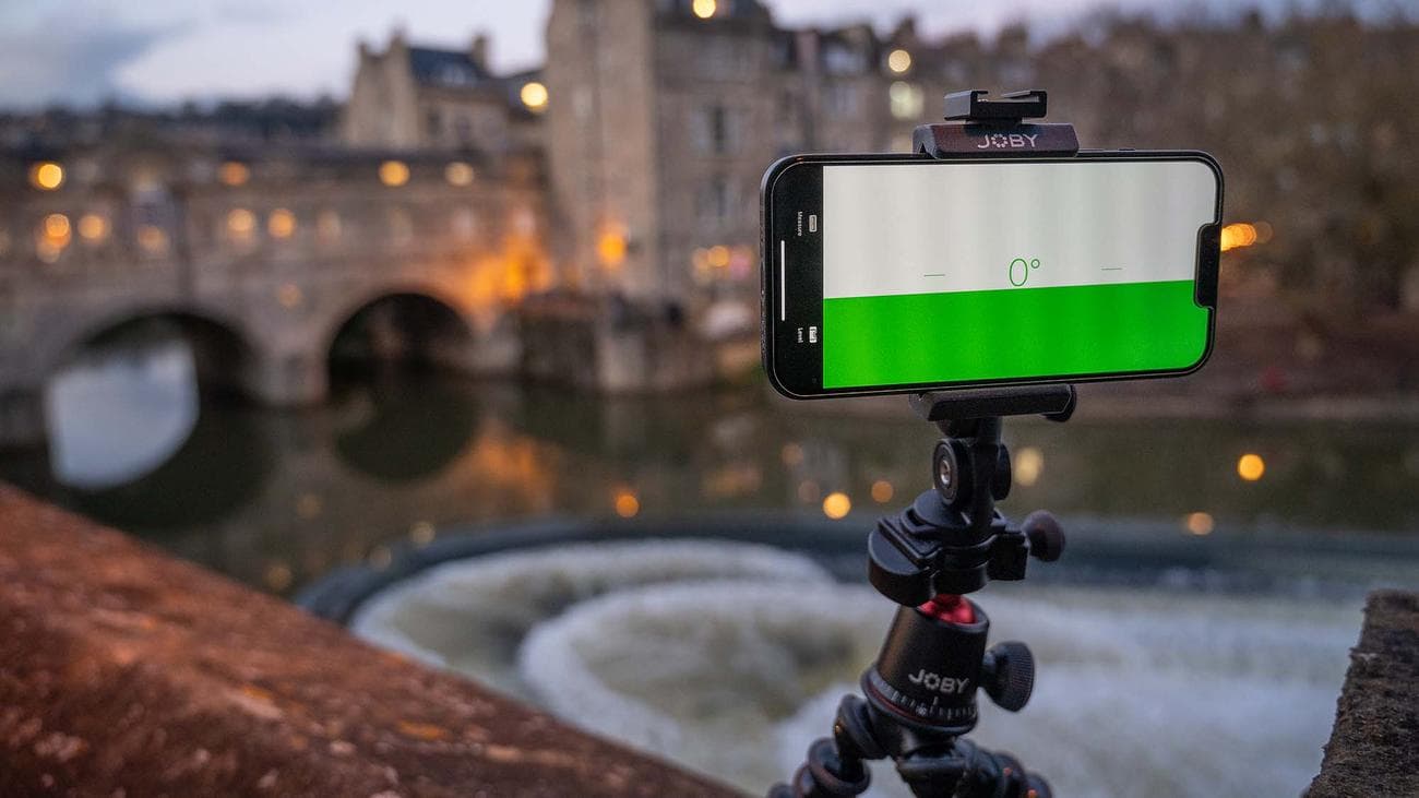 iPhone σε τρίποδο