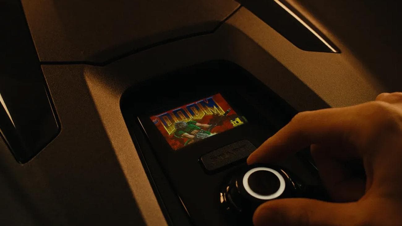 Παίζοντας doom στο Husqvarna Automower NERA