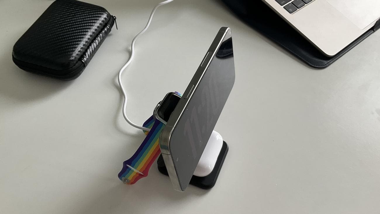 Αναδιπλούμενος μαγνητικός φορτιστής Ku Xiu 3 σε 1