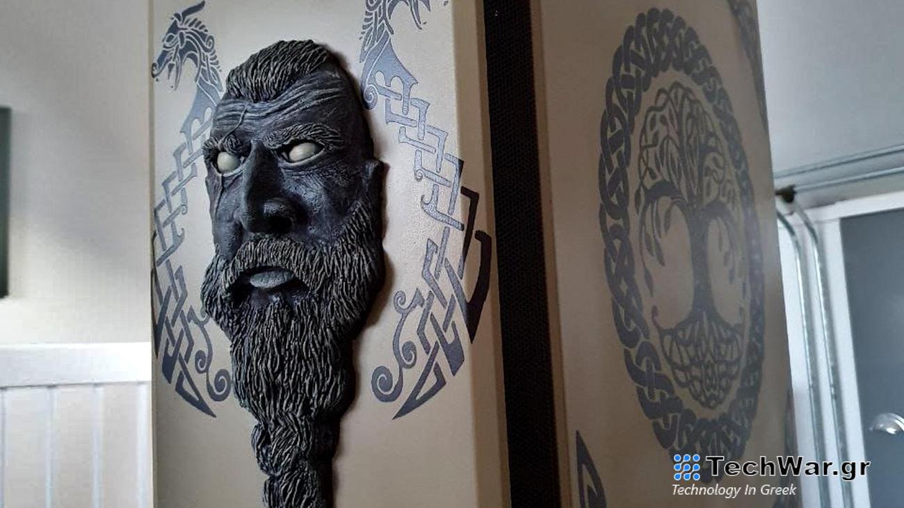 Αυτή η απίστευτη προσαρμοσμένη θήκη υπολογιστή ανήκει στο Assassin's Creed Valhalla