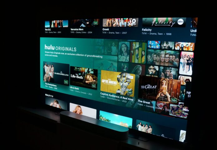 Η κοινή χρήση κωδικού πρόσβασης Hulu nixing, ενδέχεται να χρεώσει Η κοινή χρήση κωδικού πρόσβασης Hulu nixing, ενδέχεται να χρεώσει για το προνόμιο