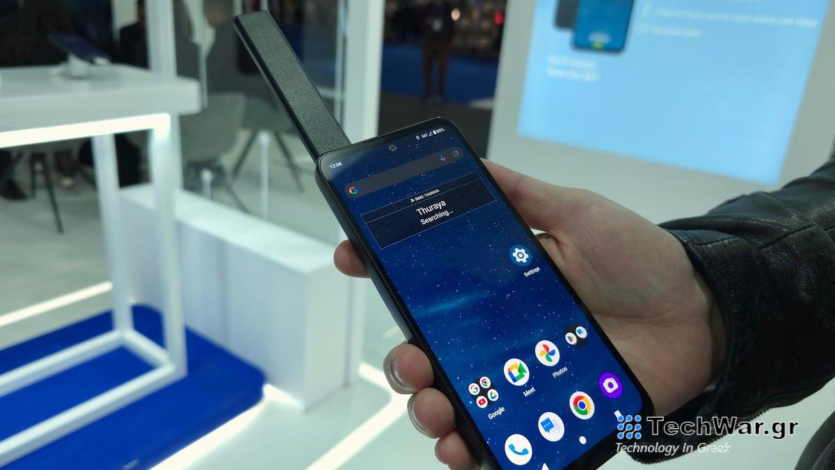 Το Skyphone: ένα υβρίδιο μεταξύ έξυπνου και δορυφορικού τηλεφώνου που το οδηγεί στο επόμενο επίπεδο