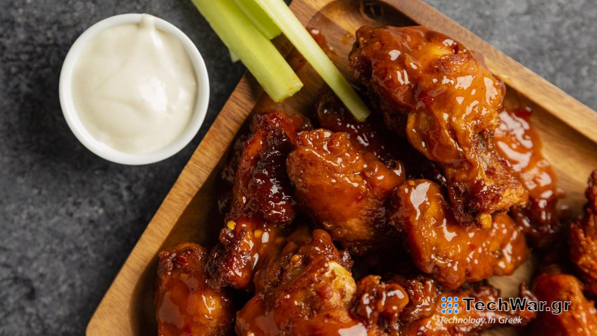 Συνταγές για φριτέζα αέρα Super Bowl: Φτερά, γουρούνια σε κουβέρτα, πατάτες και πολλά άλλα
