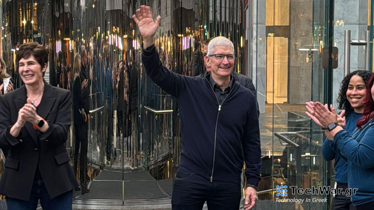 Apple Store Vision Pro Launch with Tim Cook