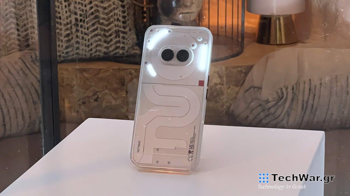 Το Nothing Phone (2a) εμφανίζεται σαν σούπερ σταρ (αλλά δεν τα αποκαλύπτει όλα)
