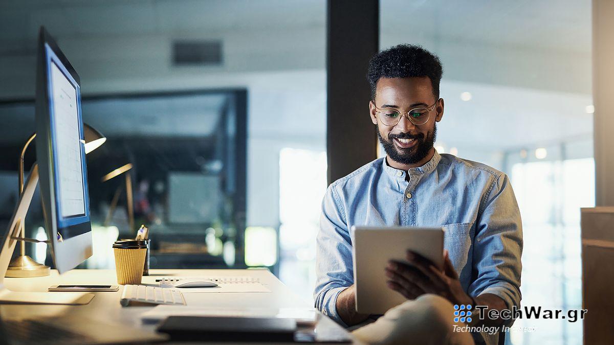 Person using a tablet in an office