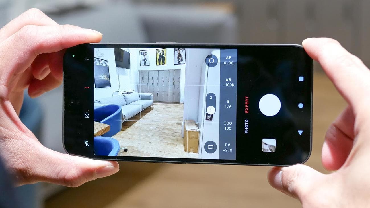 Nothing Phone 2a vs Pixel 7a.