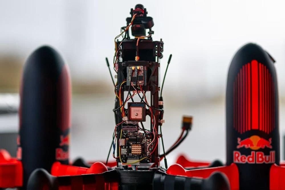 rocket-drone-red-bull-max-verstappen.jpg