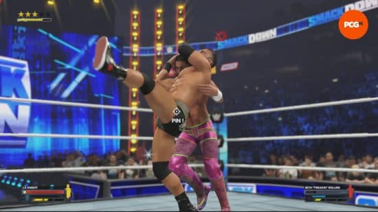 Ανασκόπηση WWE2K24: Ο LA Knight πρόκειται να χρησιμοποιήσει τον τελικό του BFT εναντίον του Seth "φρικιό" Ρόλινς.