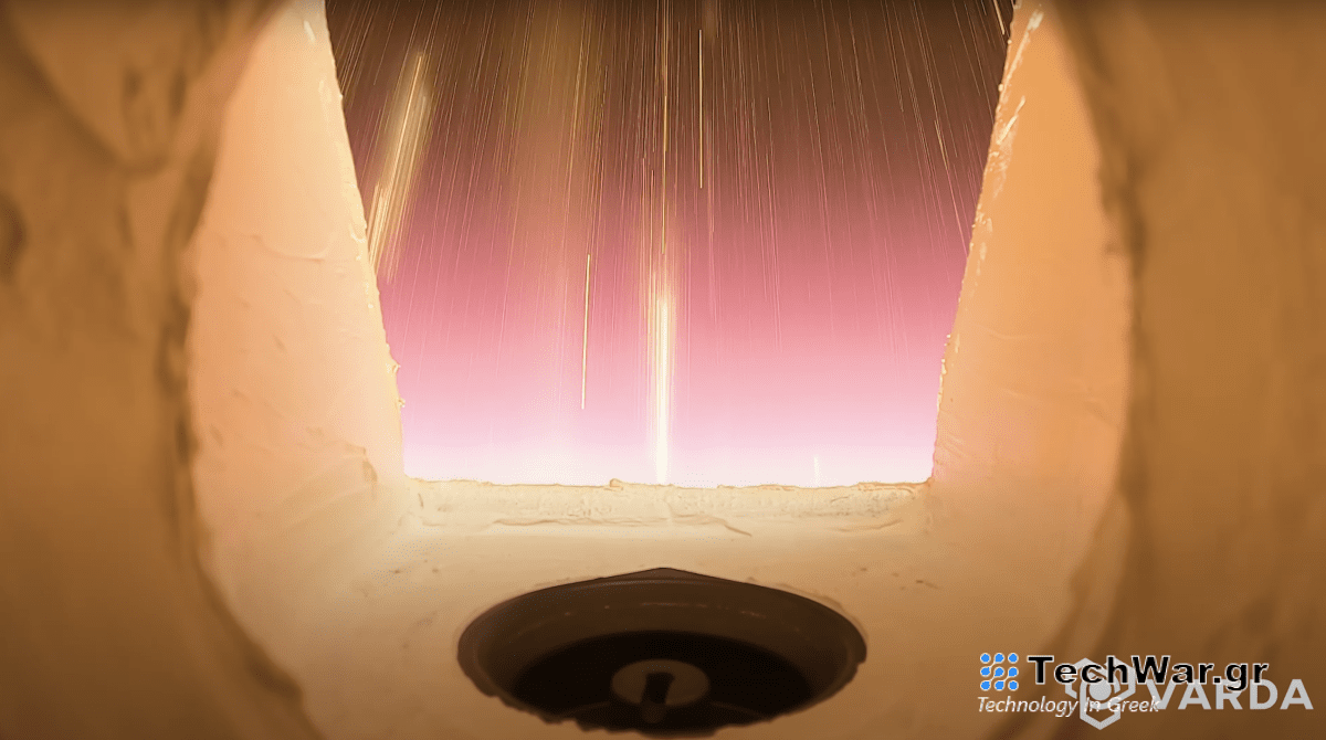 Κάπως έτσι μοιάζει να εισέρχεται ξανά στην ατμόσφαιρα της Γης από το POV μιας διαστημικής κάψουλας